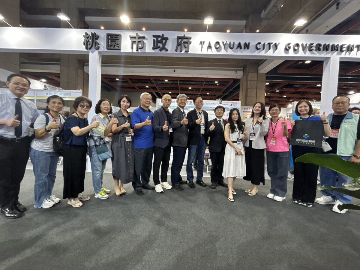 桃園市長張善政出席第二屆高齡健康產業博覽會打造全齡健康樂活幸福城市