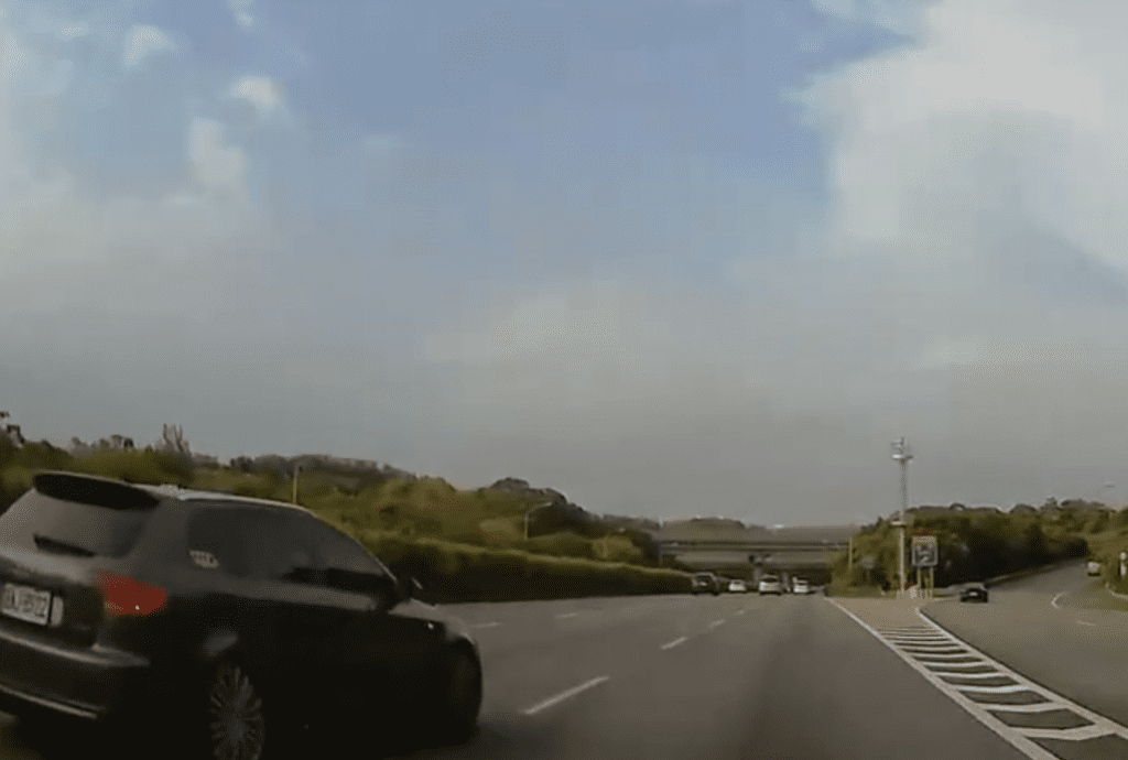 國道1號鬼切畫面曝光! 警將開罰 國道1號鬼切畫面曝光! 警將開罰