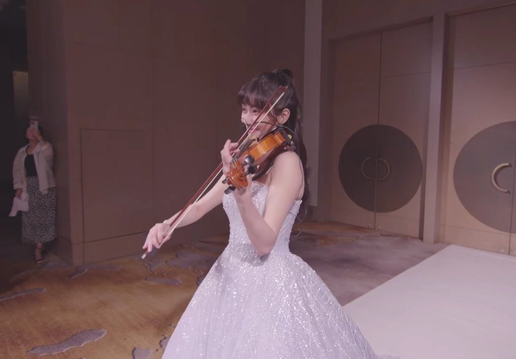 林逸欣婚禮曬12分鐘成長影片 10萬人讚「幸福家庭典範」