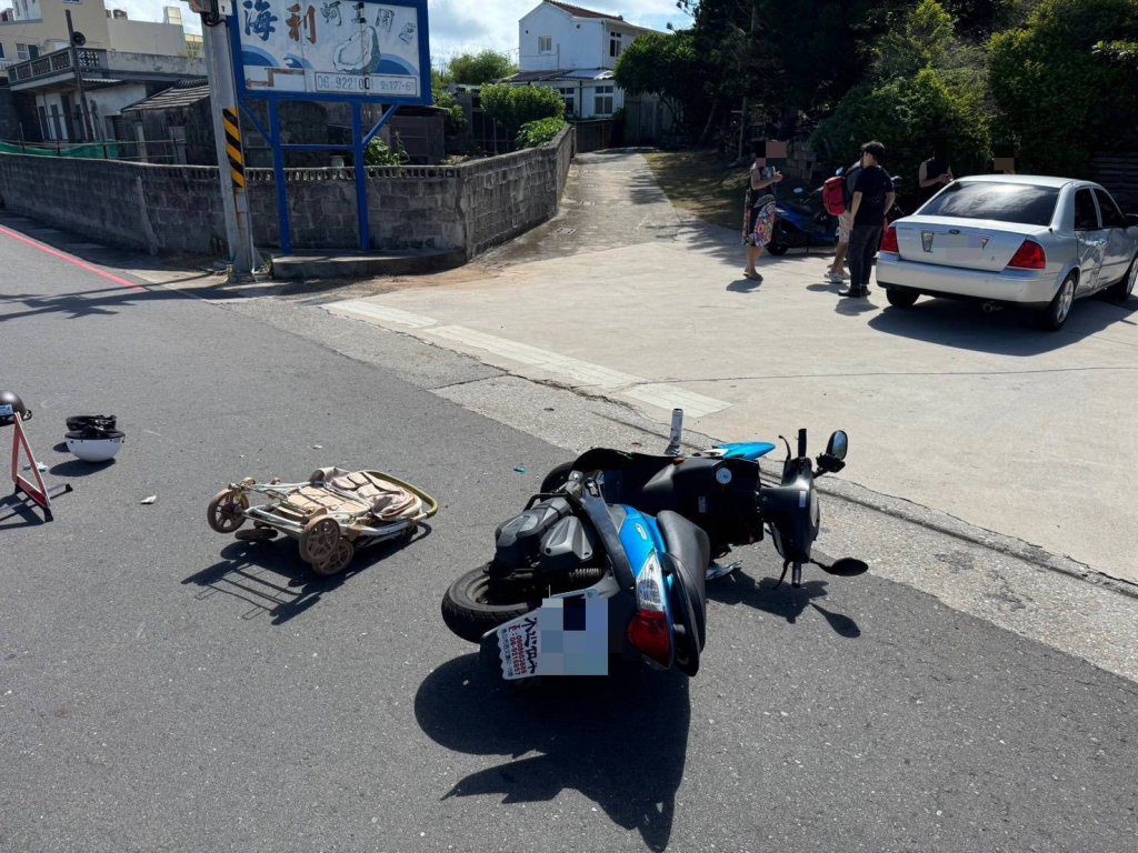 澎湖死亡車禍! 機車被撞倒地 背在媽媽胸前5個月大男嬰傷重不治 澎湖死亡車禍! 機車被撞倒地 背在媽媽胸前5個月大男嬰傷重不治