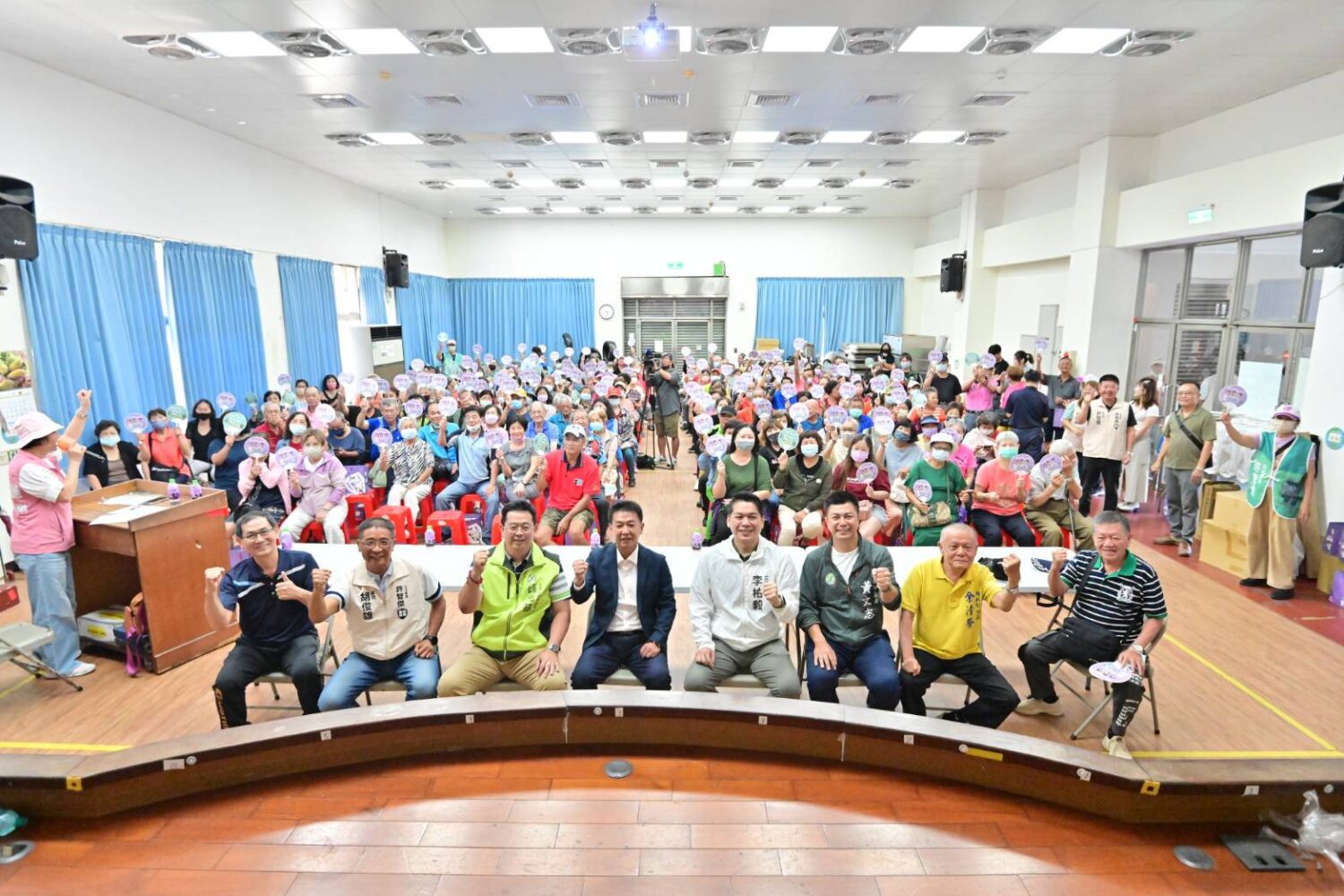 高雄市長參選人許智傑 左營舉辦零距離市民見面會