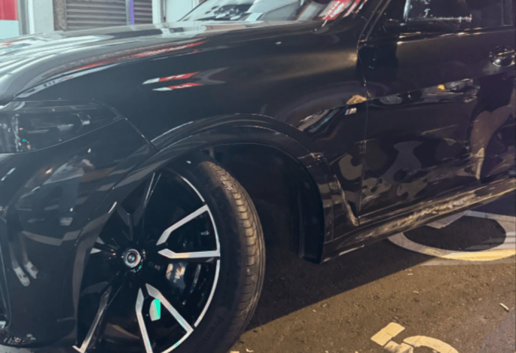 影／車禍後駕駛稱「我開D檔踩油門它就退了」　當場被吐槽：反向車喔