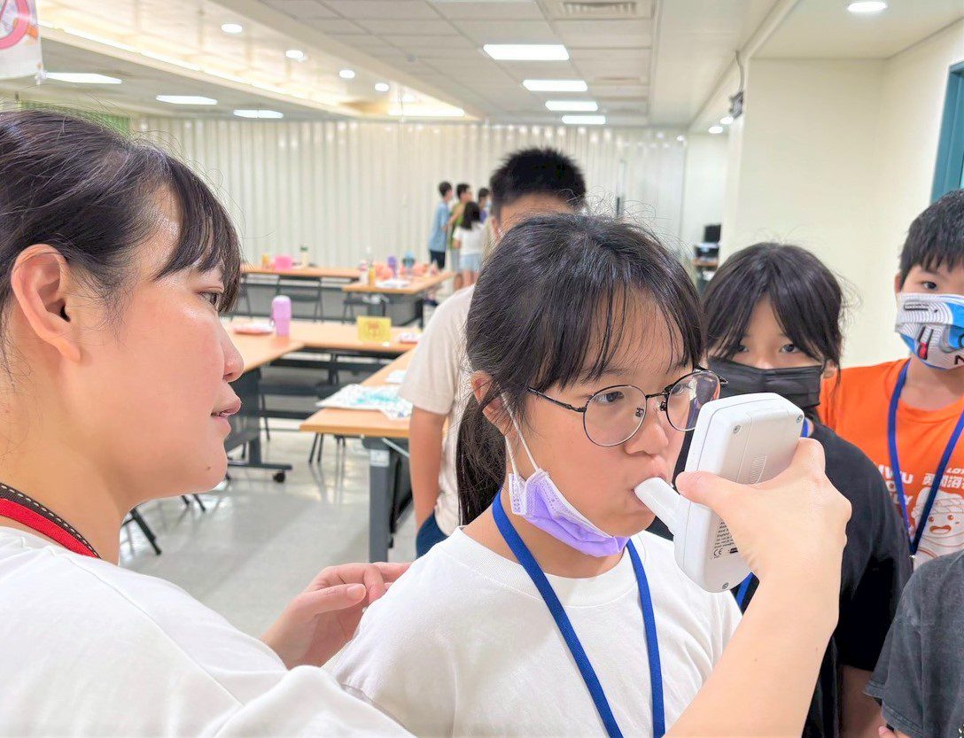 菸害防制向下扎根!部桃新屋分院夏令營寓教於樂 點燃學童健康意識 菸害防制向下扎根!部桃新屋分院夏令營寓教於樂 點燃學童健康意識