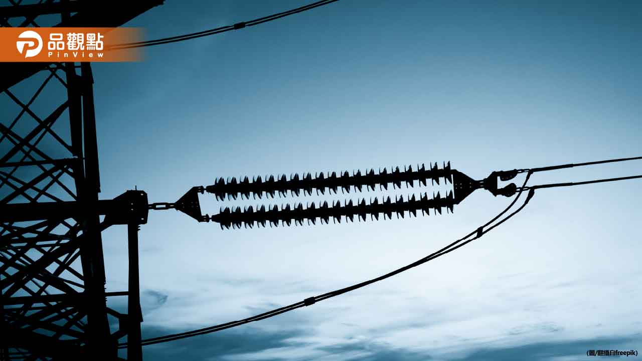 凌晨巨響停電!台中二中疏散200名住宿生 宣布今再停課1天 凌晨巨響停電!台中二中疏散200名住宿生 宣布今再停課1天