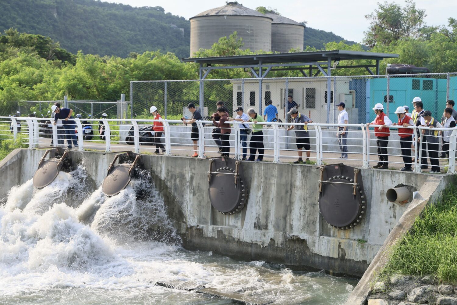 楊柳颱風逼近 陳其邁視察仁武、左營及鼓山防洪防颱整備 楊柳颱風逼近 陳其邁視察仁武、左營及鼓山防洪防颱整備
