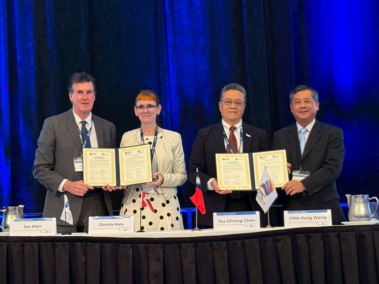 深化雙港情誼關係 高雄港與加拿大納奈莫港締結為姊妹港，開創合作新局