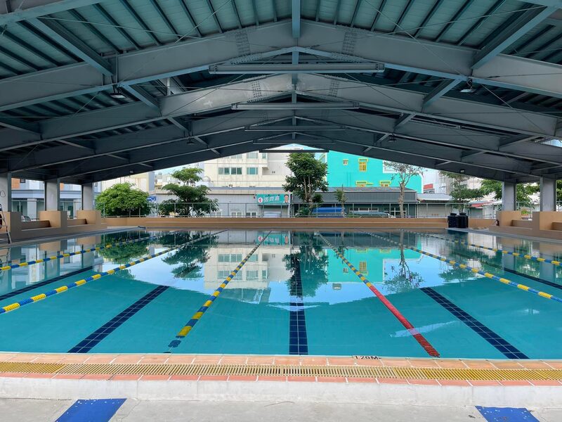 屏東恆春鎮游泳池3歲女童溺斃案,再掀游泳池管理問題 屏東恆春鎮游泳池3歲女童溺斃案,再掀游泳池管理問題