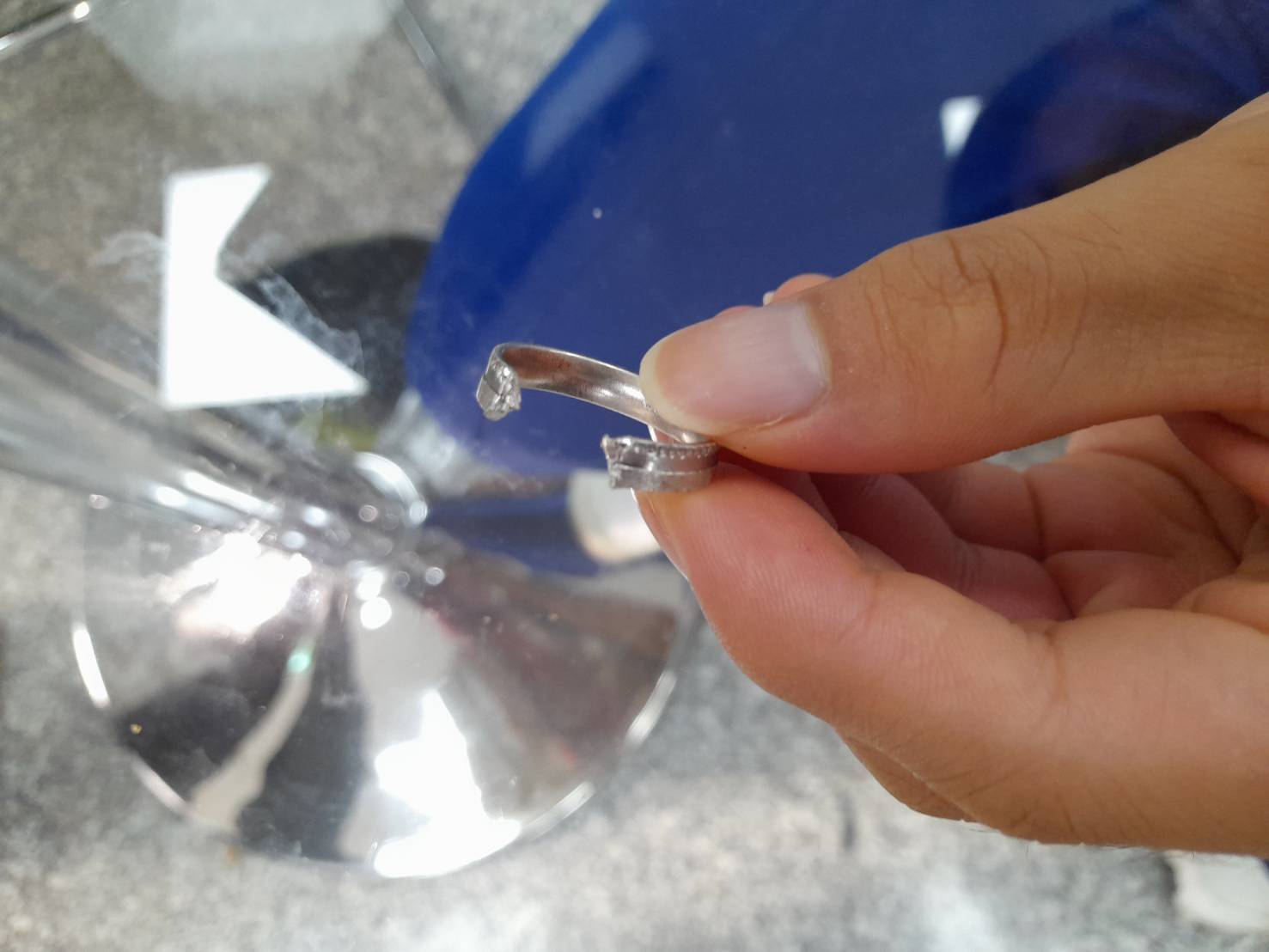 高中生戒指卡手拔不出!桃消大湳分隊靠1招解圍 高中生戒指卡手拔不出!桃消大湳分隊靠1招解圍