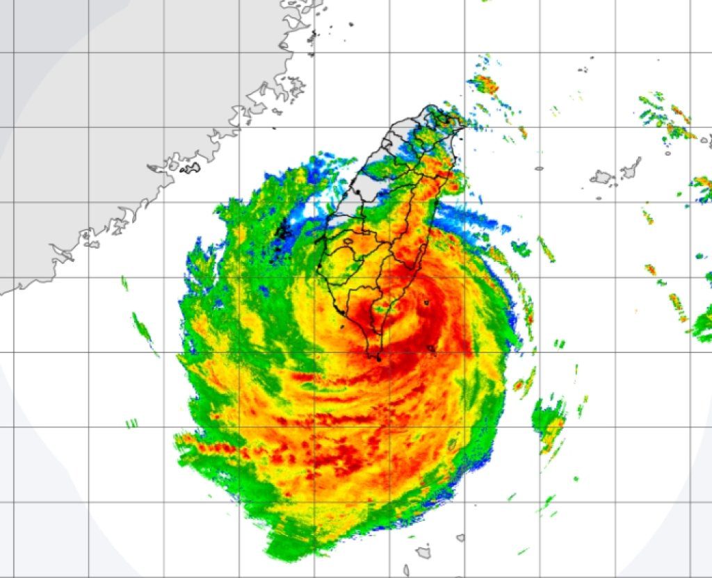 快訊／中颱「楊柳」13:00巔峰登陸台東！東、南部地區慎防強風豪雨