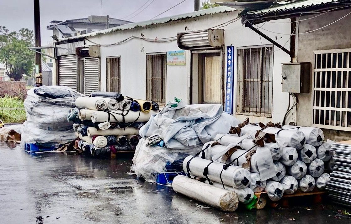 南市備妥帆布與發電機防範楊柳颱風 以利災後迅速復原 南市備妥帆布與發電機防範楊柳颱風 以利災後迅速復原