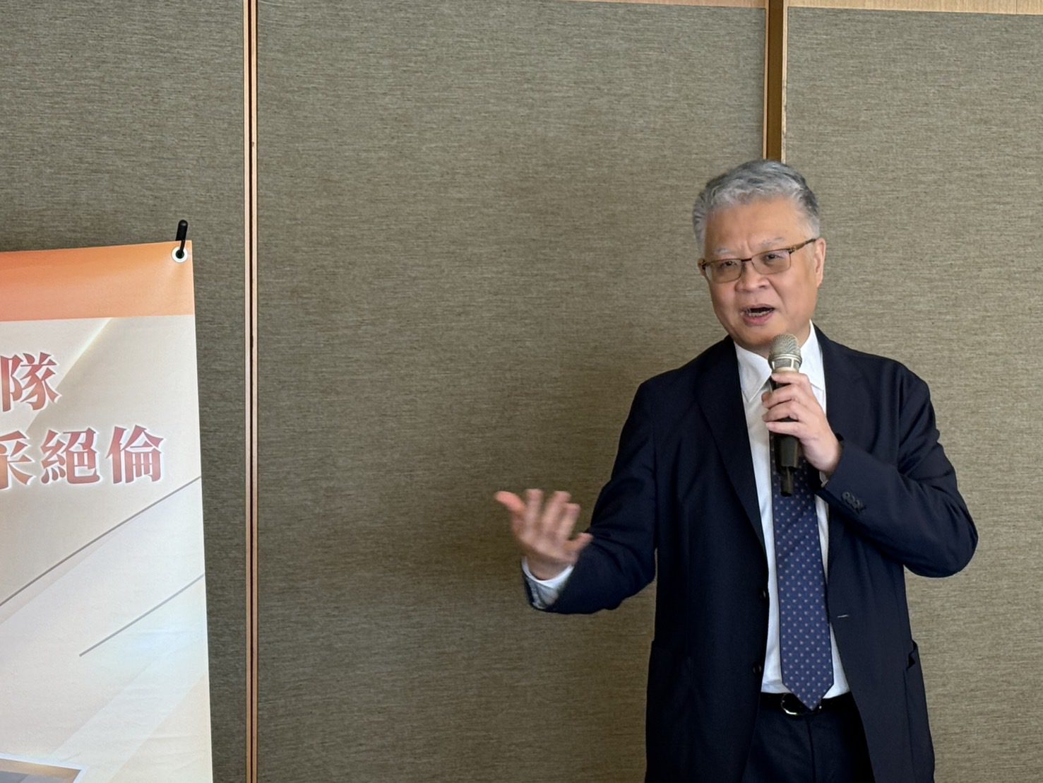 00981A爆逾12萬張歷史天量！股價衝破13元　稱霸台股主動式ETF