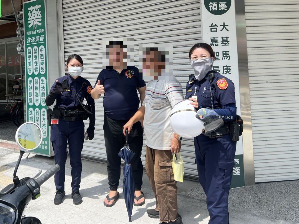 失智翁迷途徬徨　南門善心美女警助平安返家