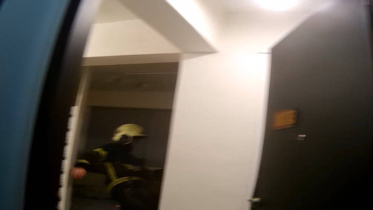 女子門鎖毀損受困浴室!桃園警消凌晨破門化解驚魂 女子門鎖毀損受困浴室!桃園警消凌晨破門化解驚魂