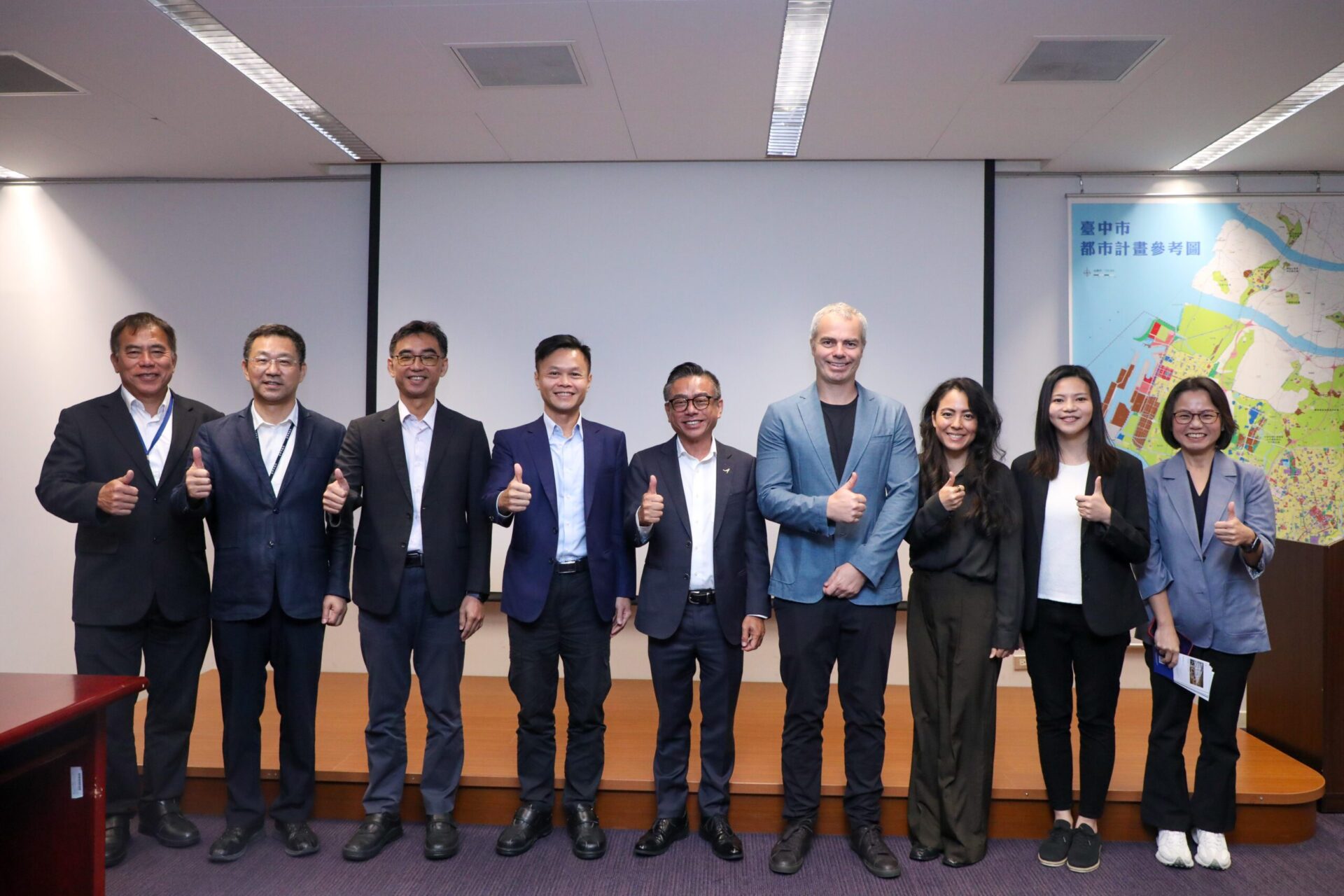 澳洲建築團隊拜會中市府　深化交流共推大型建設合作