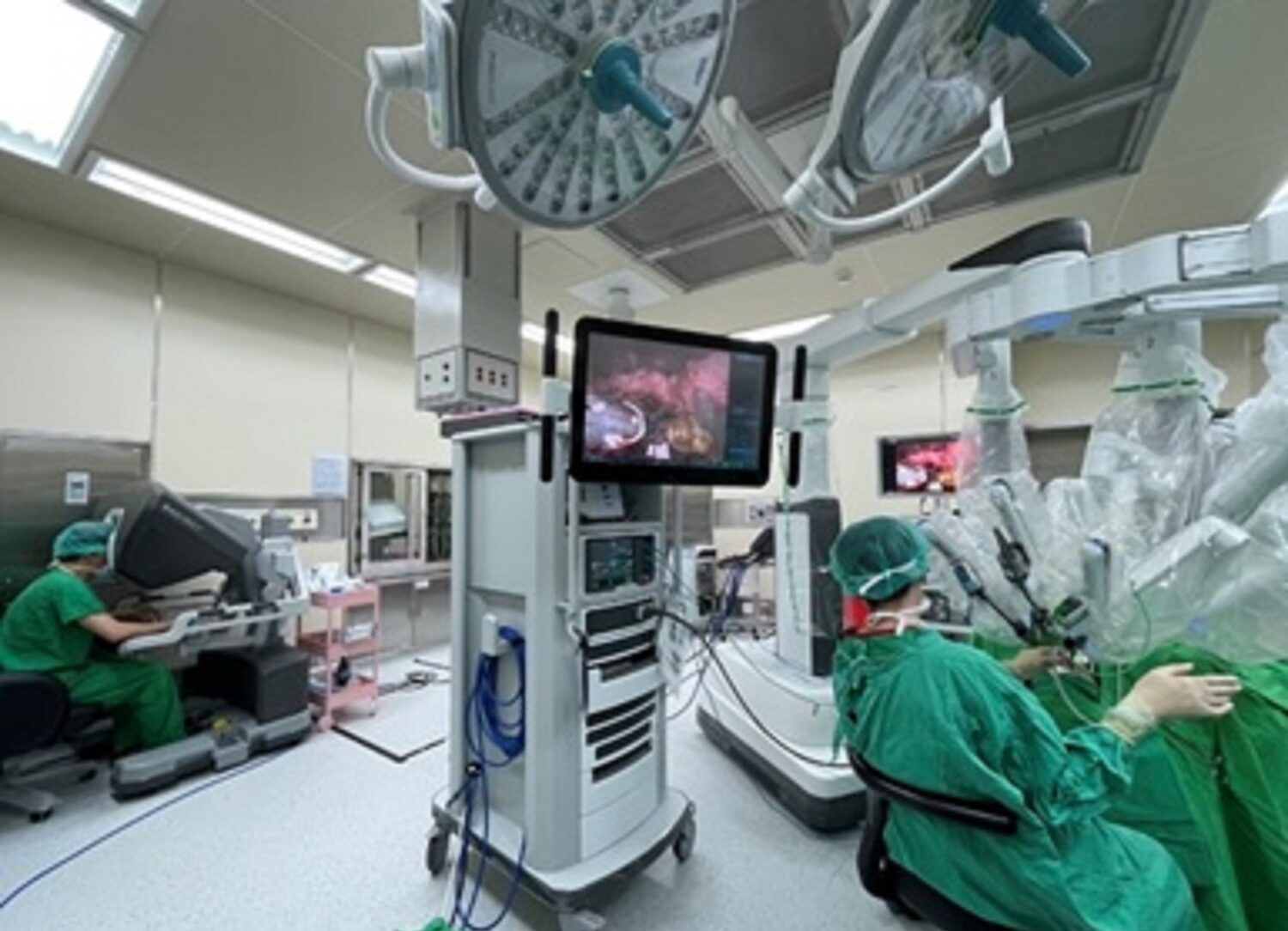 成功切除HPV引起扁桃腺癌 達文西手術提供新治療契機 成功切除HPV引起扁桃腺癌 達文西手術提供新治療契機