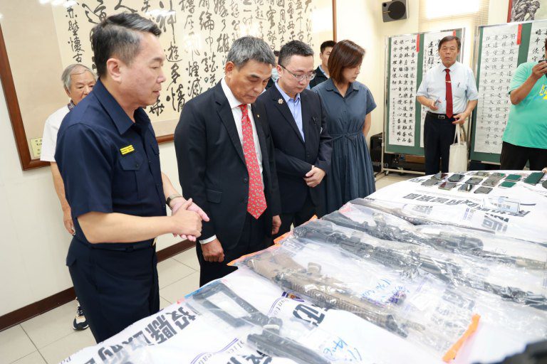 詐騙手法持續翻新 南投警攜手房市專家顏炳立反詐 詐騙手法持續翻新 南投警攜手房市專家顏炳立反詐