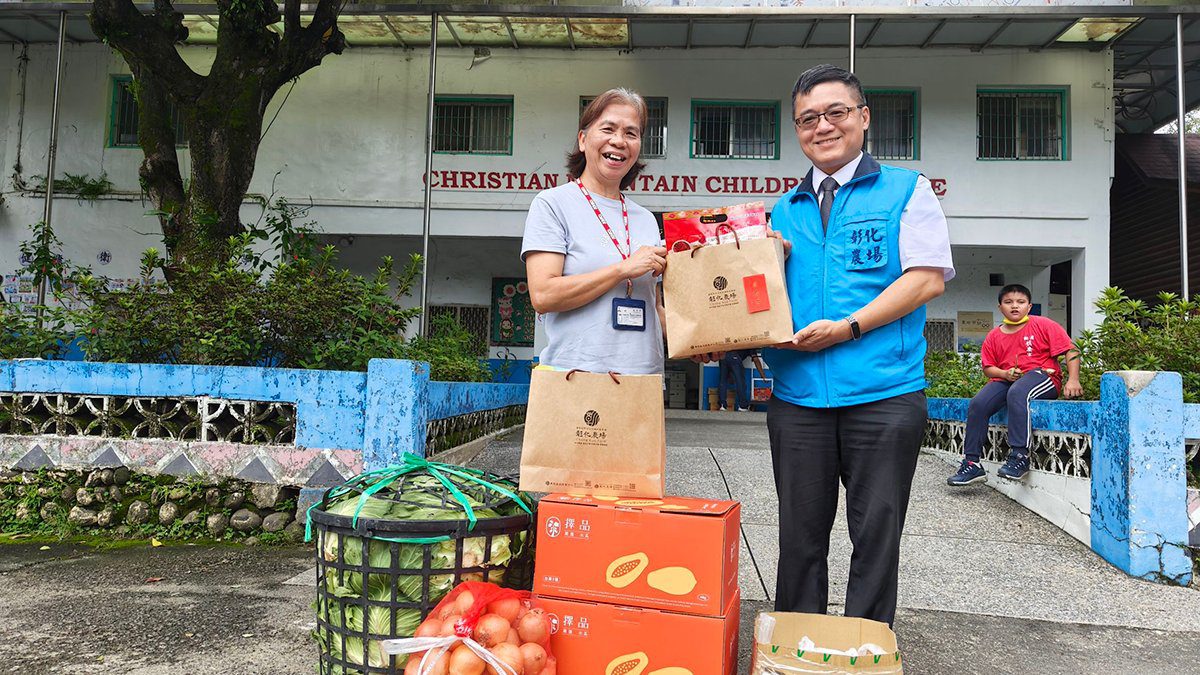 颱風過後送暖 輔導會嚴德發關懷高雄六龜山地育幼院 颱風過後送暖 輔導會嚴德發關懷高雄六龜山地育幼院
