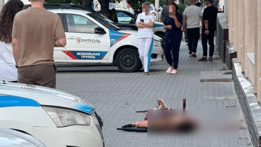 男發現妻子外遇法官！埋伏法院外開槍殺人「用刀割下生殖器」　再將刀插進他眼睛