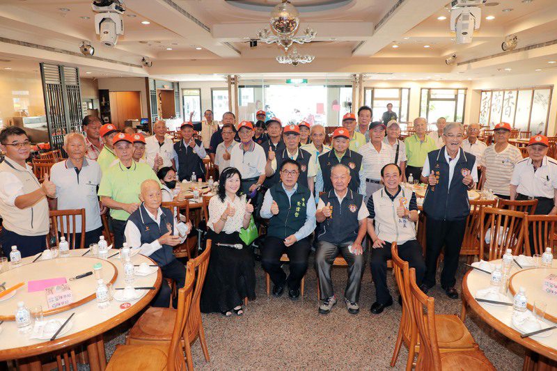 出席南瀛八二三戰役戰友協會聯誼大會 黃偉哲向國家英雄致敬