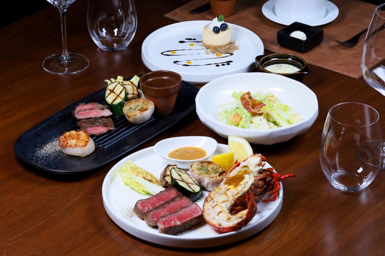 高雄萬豪皇饕牛排館推出限定「海陸雙拼午間套餐」海陸雙饗一次滿足! 高雄萬豪皇饕牛排館推出限定「海陸雙拼午間套餐」海陸雙饗一次滿足!