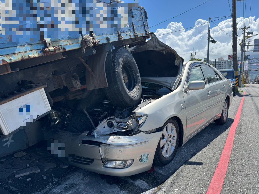 男子逆向危駕自撞小貨車　花蓮警查獲毒駕依法送辦