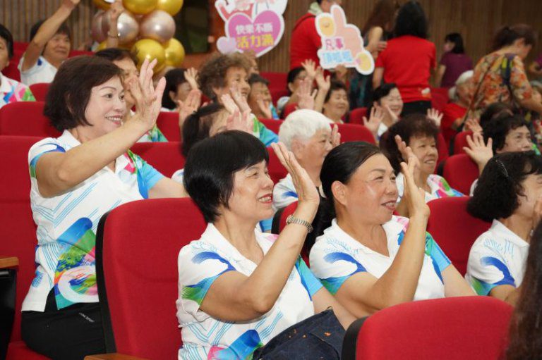 竹縣樂齡嘉年華熱鬧登場　潮世代祖孫大集合展魅力