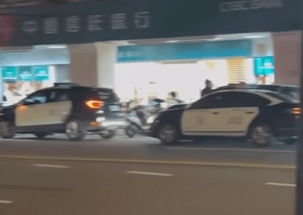 凌晨警車聚集引民眾擔憂 壢警解釋了 凌晨警車聚集引民眾擔憂 壢警解釋了