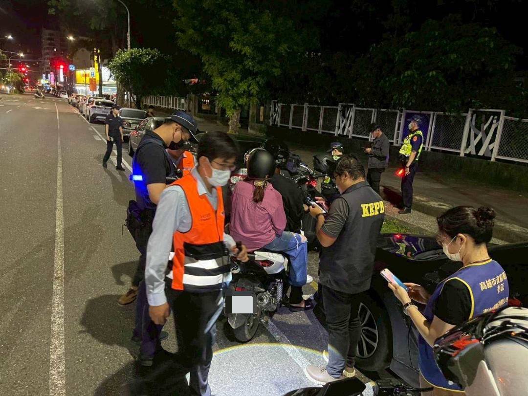 環警監聯手掃蕩噪音車 高市「寧靜專案」強力執法 環警監聯手掃蕩噪音車 高市「寧靜專案」強力執法