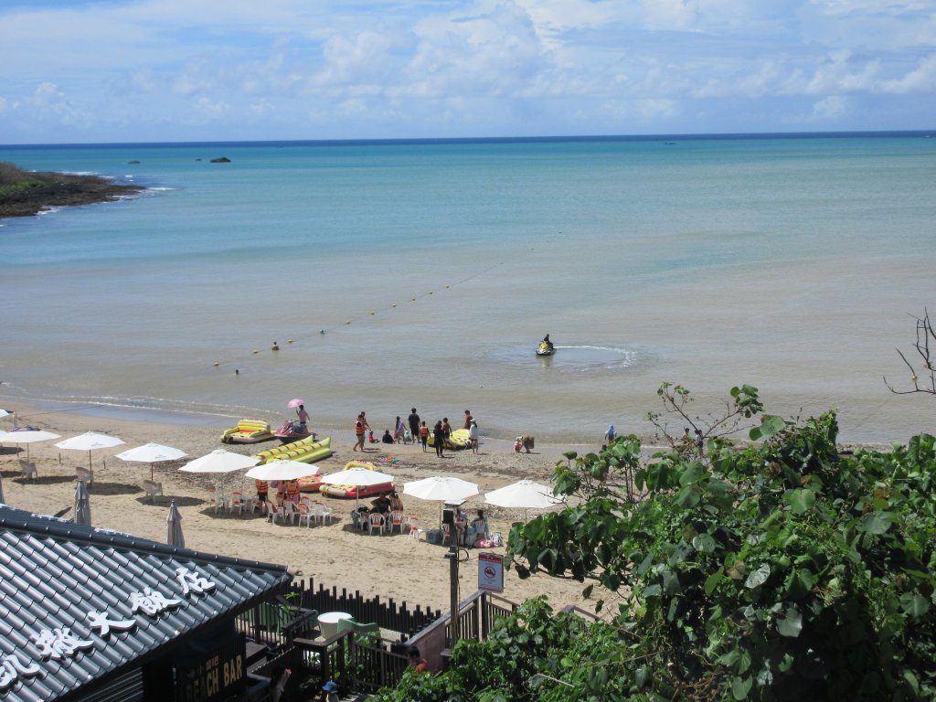 墾丁小灣沙灘無核准水上摩托車活動　「遊客罰3萬」業者罰7萬元！引發熱議