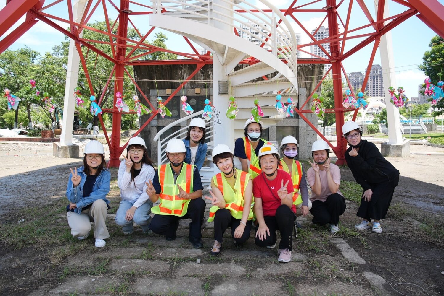 火焰蟲非營利幼兒園師生祈求好天時 為盤花公園親製晴天娃娃 火焰蟲非營利幼兒園師生祈求好天時 為盤花公園親製晴天娃娃