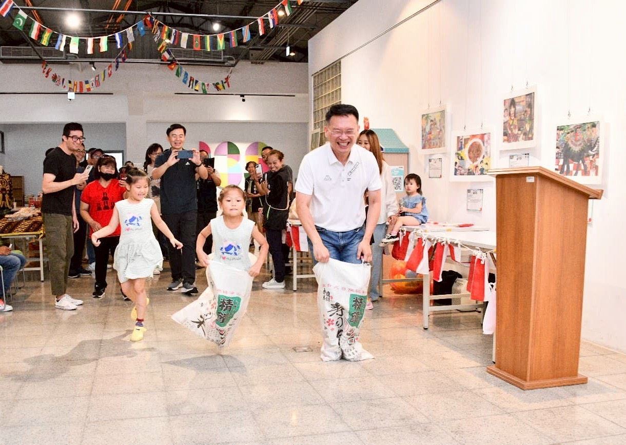 桃園舉辦印尼國慶日慶祝活動 蘇俊賓與新二代體驗童玩