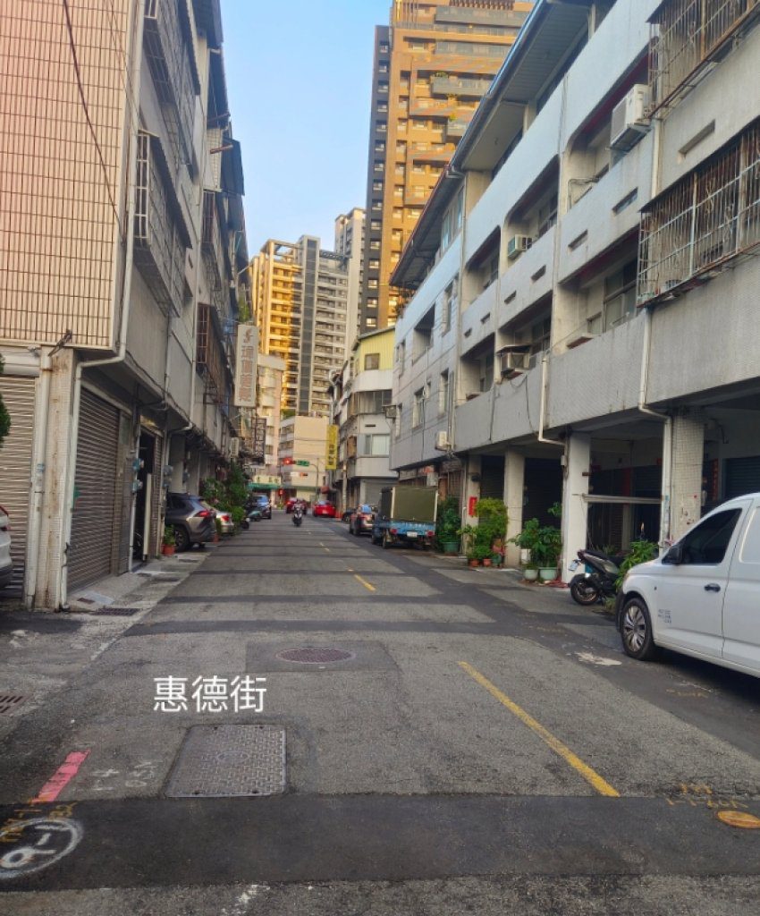 台中路面「跳跳糖」？居民抱怨施工不平 網友笑：騎車像騎馬