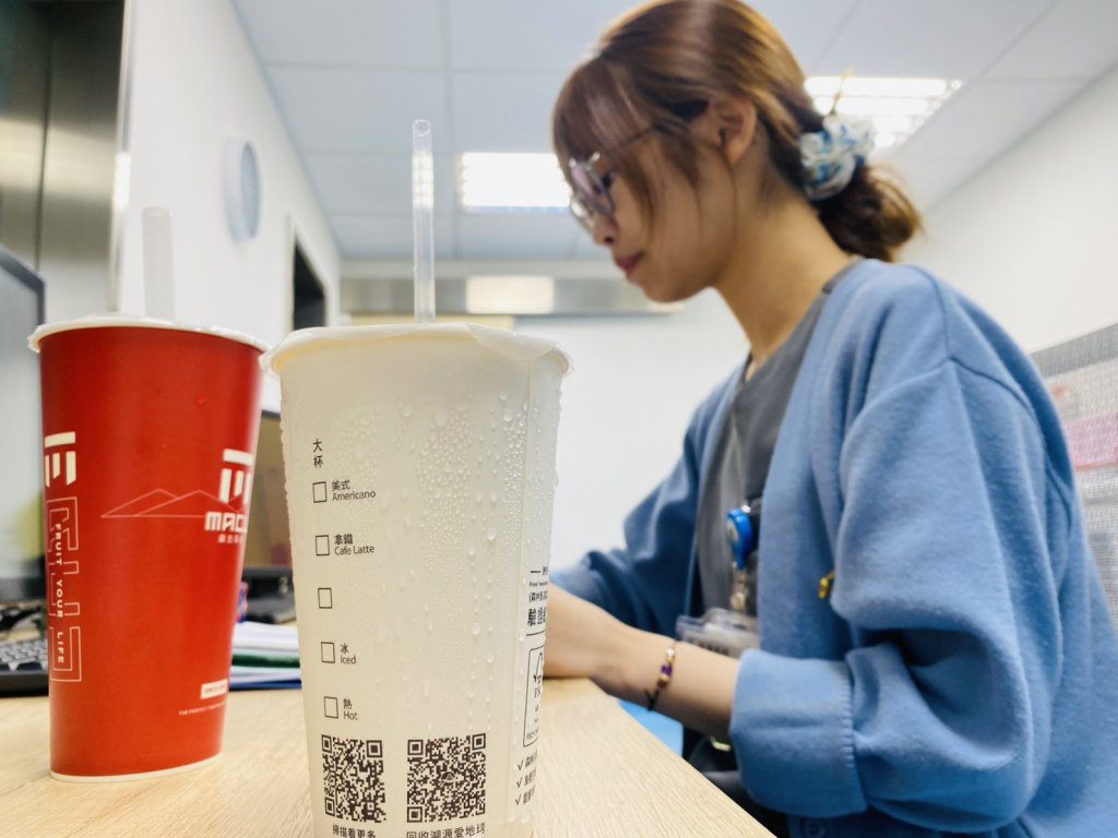 手搖飲當水喝！醫警告：尿結石年輕化　四大壞習慣害腎臟