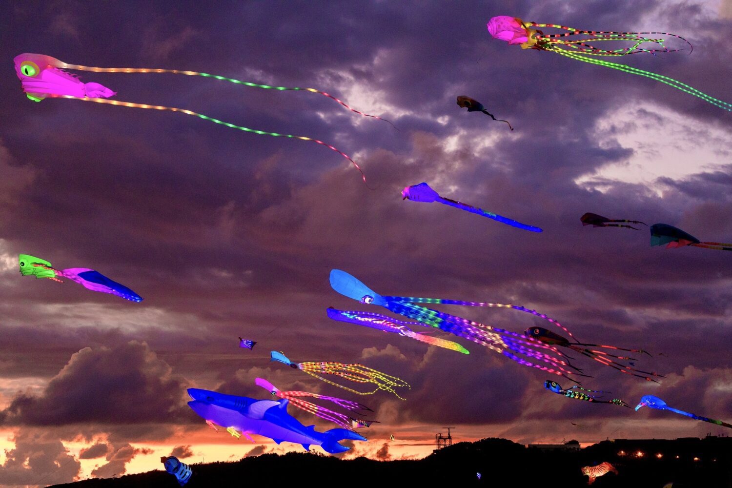 旗津風箏節6天吸引近25萬人次 大港閱冰2天吸引近5萬人次 帶動高雄經濟發展