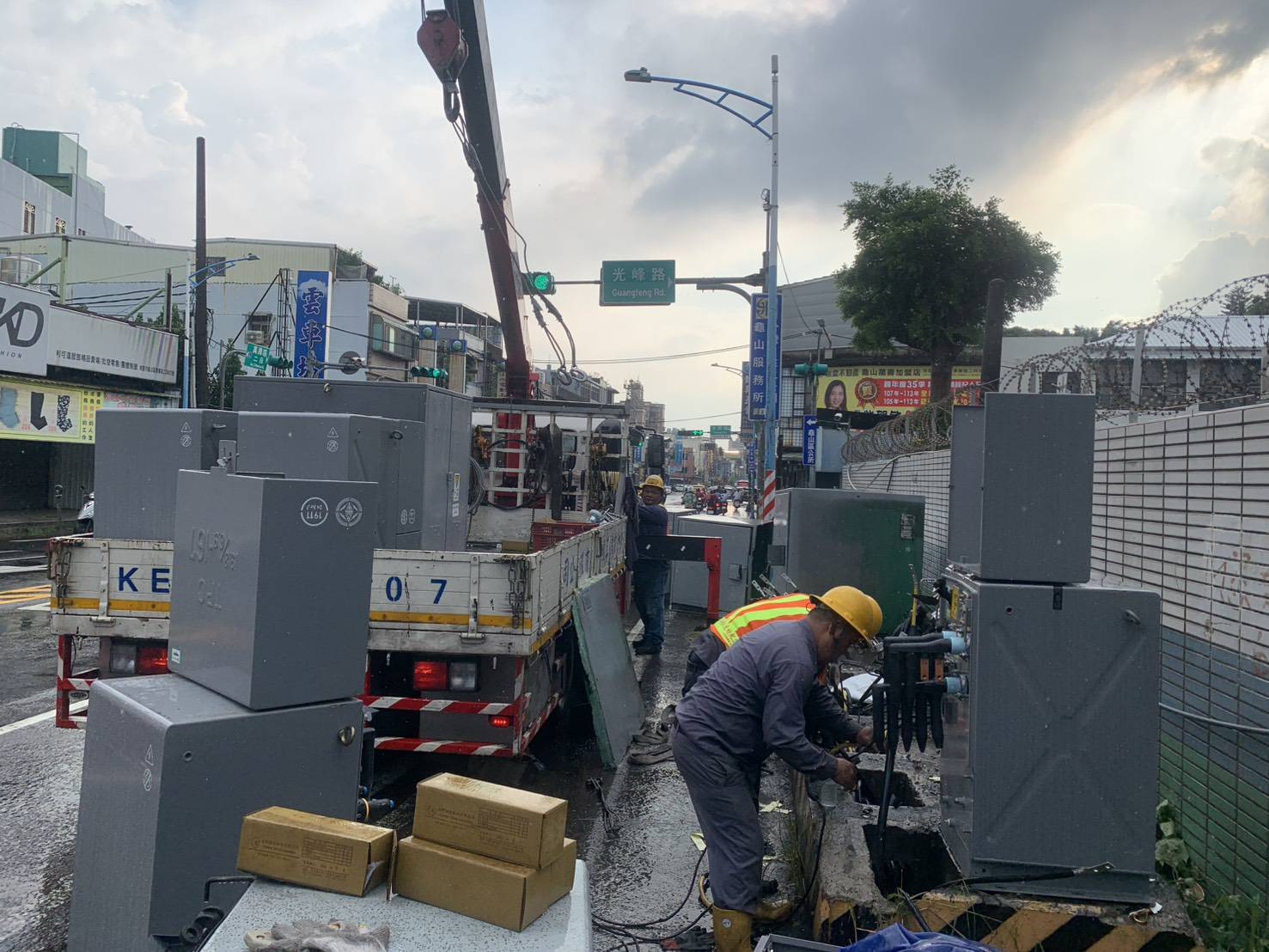 【有片】龜山砂石車追撞公車釀596戶停電 預計這時恢復供電