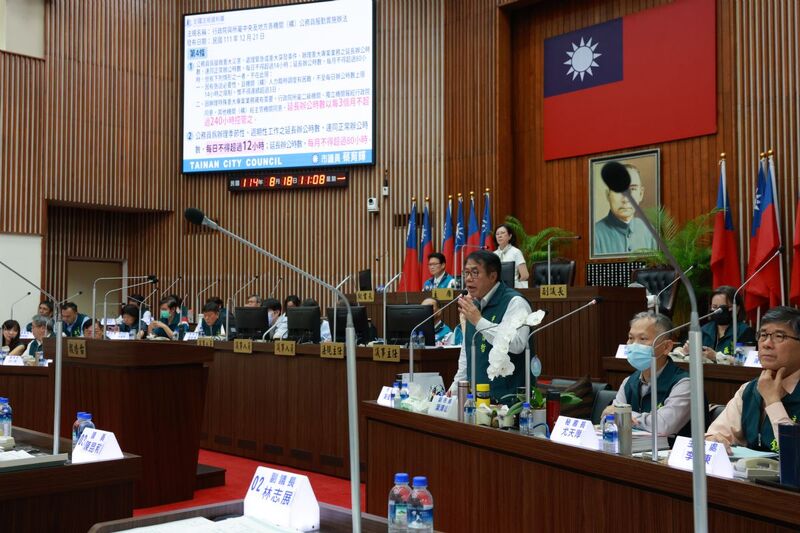 台南市議會閉幕聚焦「普發現金」 黃偉哲:9/26前提完整報告,若發將與中央1萬元同步 台南市議會閉幕聚焦「普發現金」 黃偉哲:9/26前提完整報告,若發將與中央1萬元同步