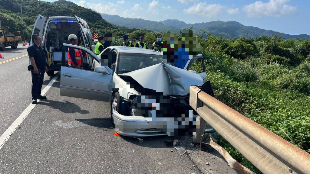 6旬婦台2線自撞護欄　疑閃避交通錐釀禍
