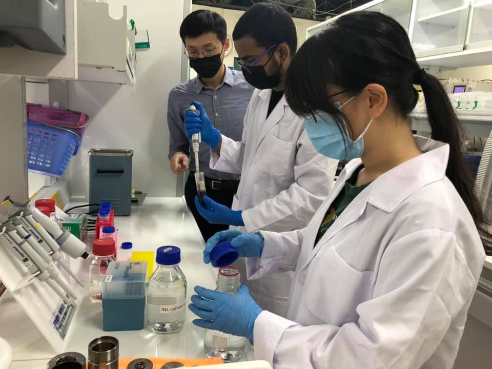 化學創新引領醫療與綠能革命 高醫大李偉鵬副教授再度榮獲教育部玉山青年學者 化學創新引領醫療與綠能革命 高醫大李偉鵬副教授再度榮獲教育部玉山青年學者