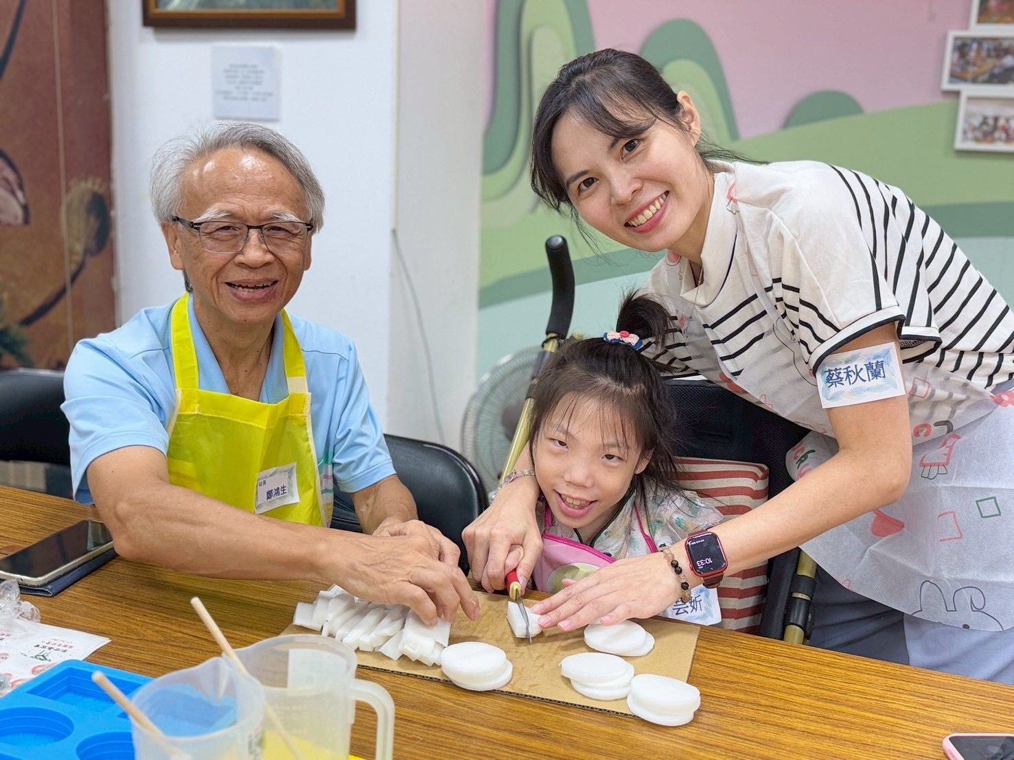 四代義工攜手打「皂」植物人家園 圓山扶輪社共襄善舉