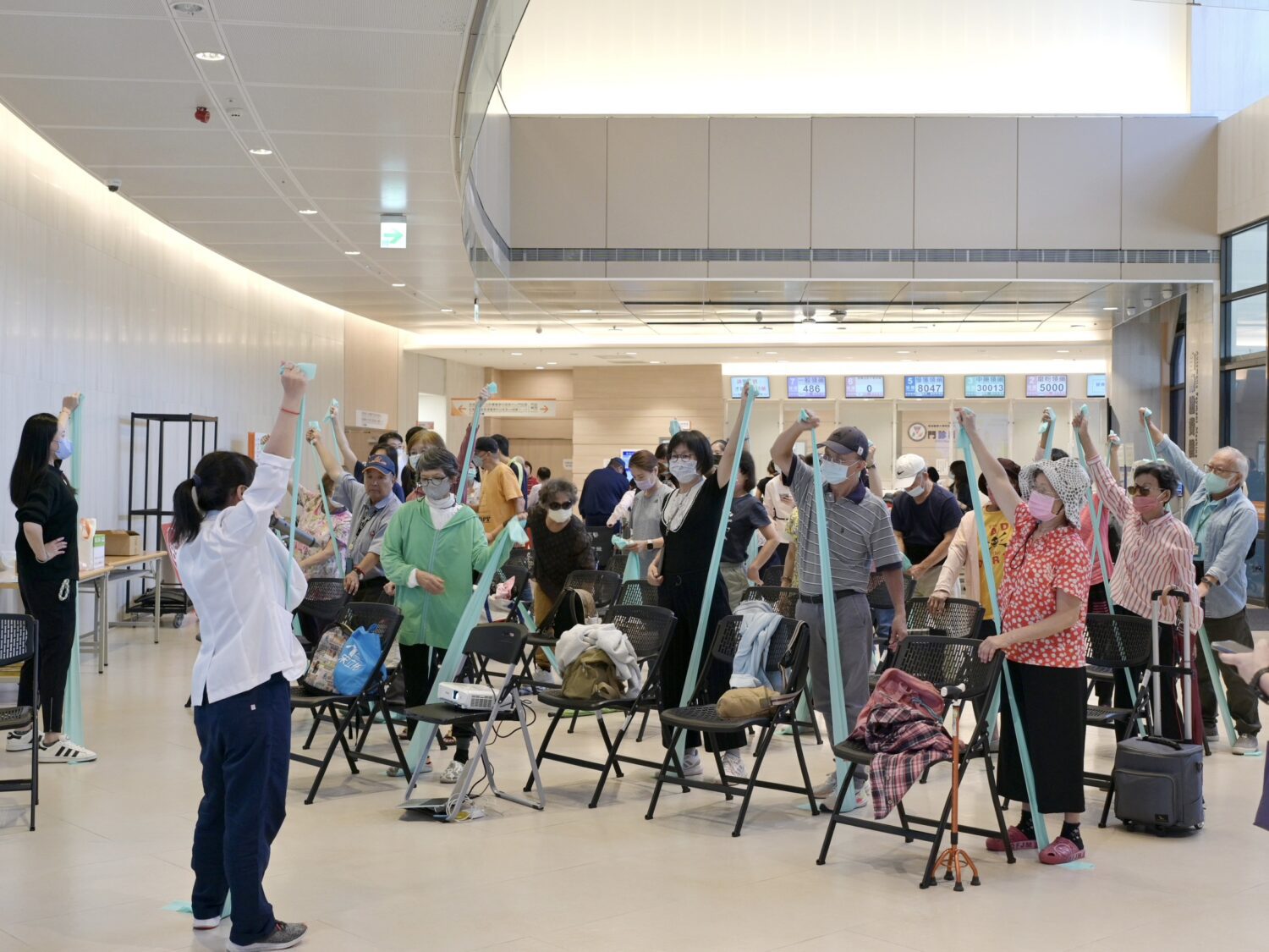 Hold住衰弱高齡者「肌」動力 高醫岡山醫院引進智能復健機器人當推手 Hold住衰弱高齡者「肌」動力 高醫岡山醫院引進智能復健機器人當推手