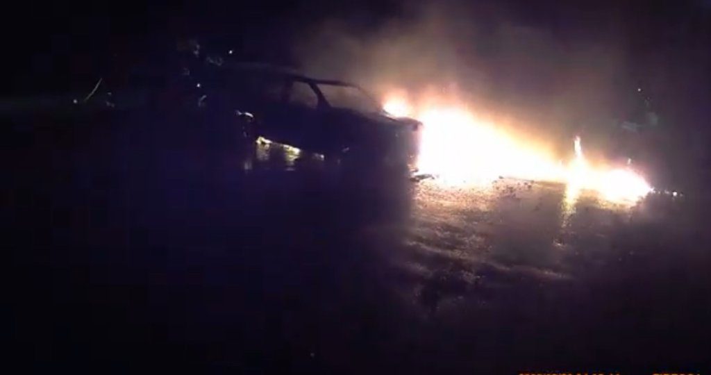 花蓮新天堂樂園停車場火燒車! 中年男被燒成燒屍 陳屍駕駛座