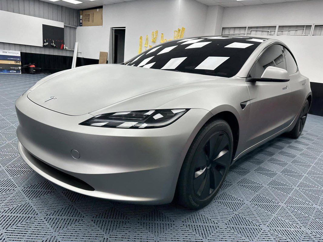 台中大雅汽車貼膜 從TPU犀牛皮保護到3M車頂造型一次搞定! 台中大雅汽車貼膜 從TPU犀牛皮保護到3M車頂造型一次搞定!