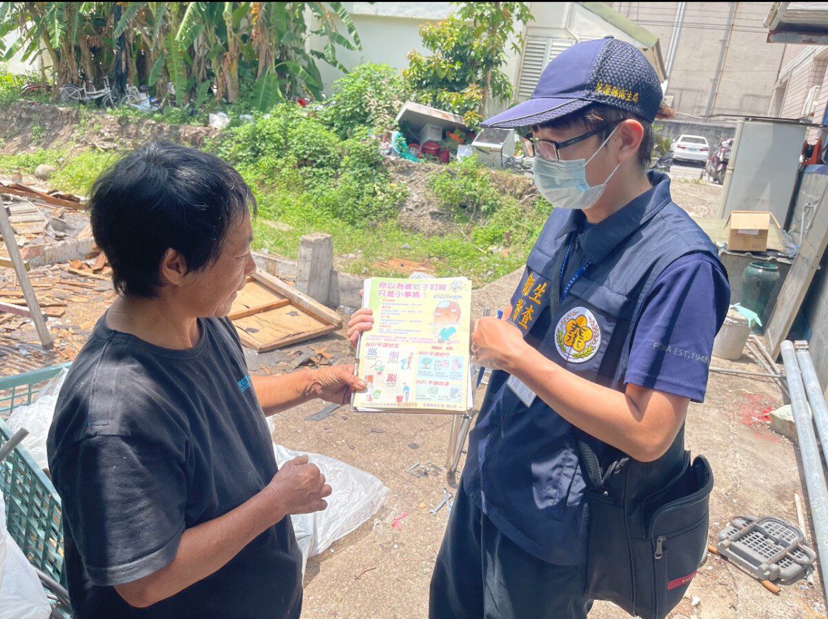 花蓮縣衛生局提醒積水就是病媒蚊孑孓最愛的「溫床」 花蓮縣衛生局提醒積水就是病媒蚊孑孓最愛的「溫床」