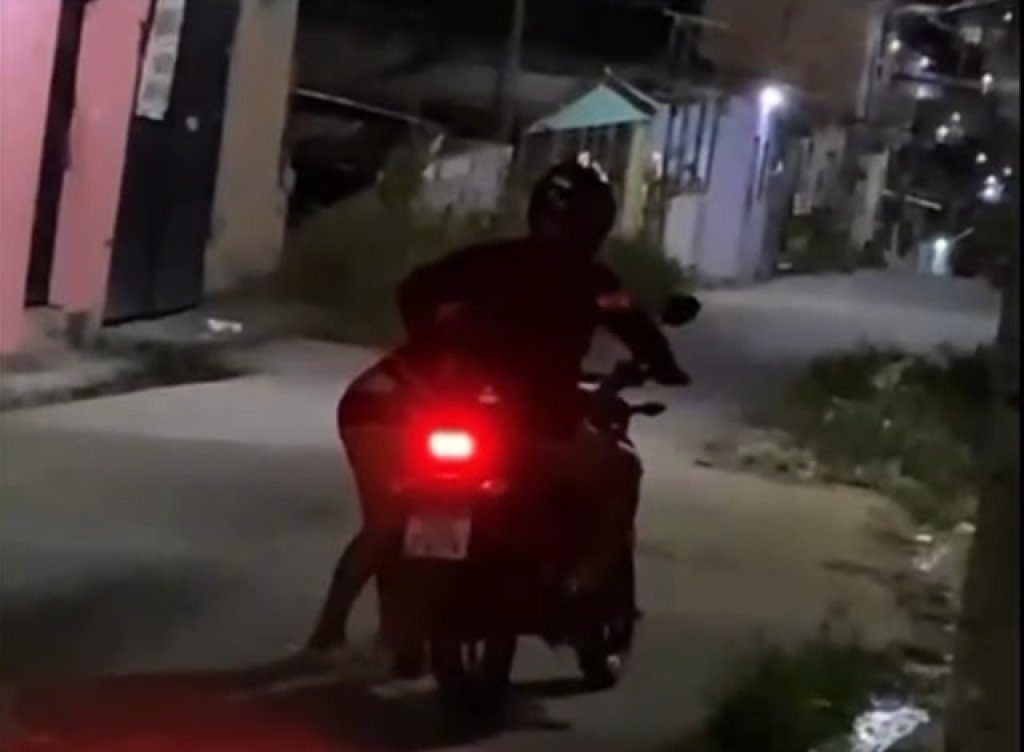 影／女乘客搭車沒錢付！幫司機口交代替車資　影片網路瘋傳