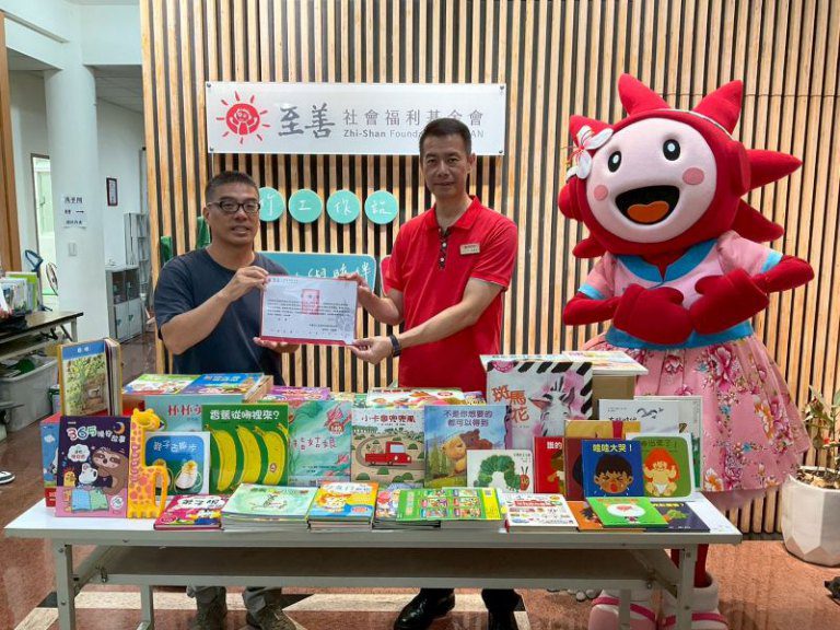 遠百竹北攜手傳愛　伴孩子閱讀起舞過中秋