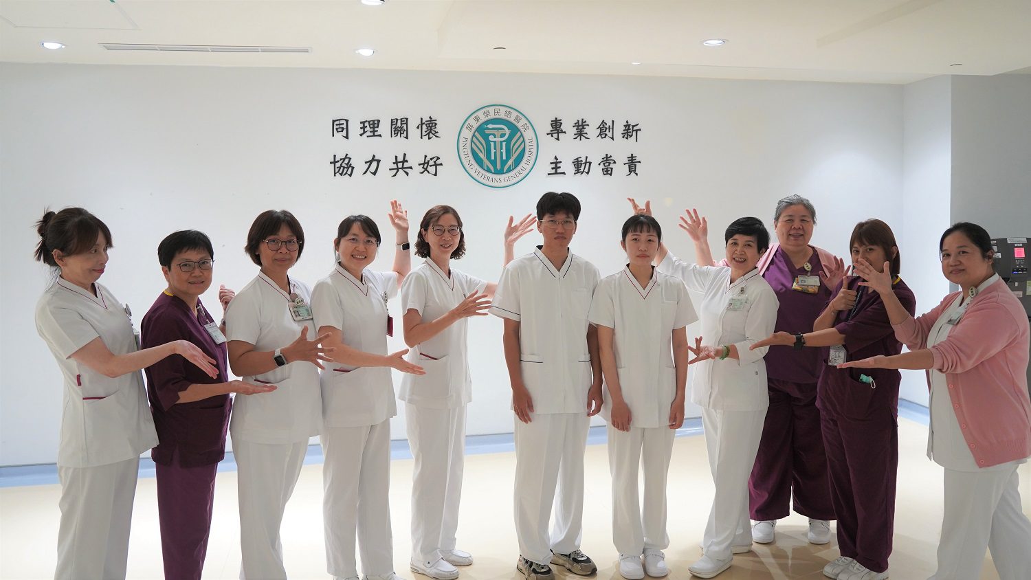 屏東縣衛生局攜手醫院推「護理人力補助專案」 人力缺口逾400人已招募近半 月收入平均提高13%以上 屏東縣衛生局攜手醫院推「護理人力補助專案」 人力缺口逾400人已招募近半 月收入平均提高13%以上