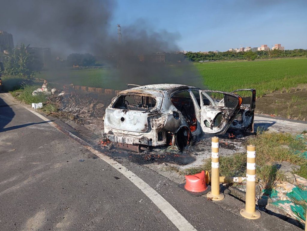 獨／高雄槍殺案燒車後…監視器驚見「1人騎機車」他是誰？