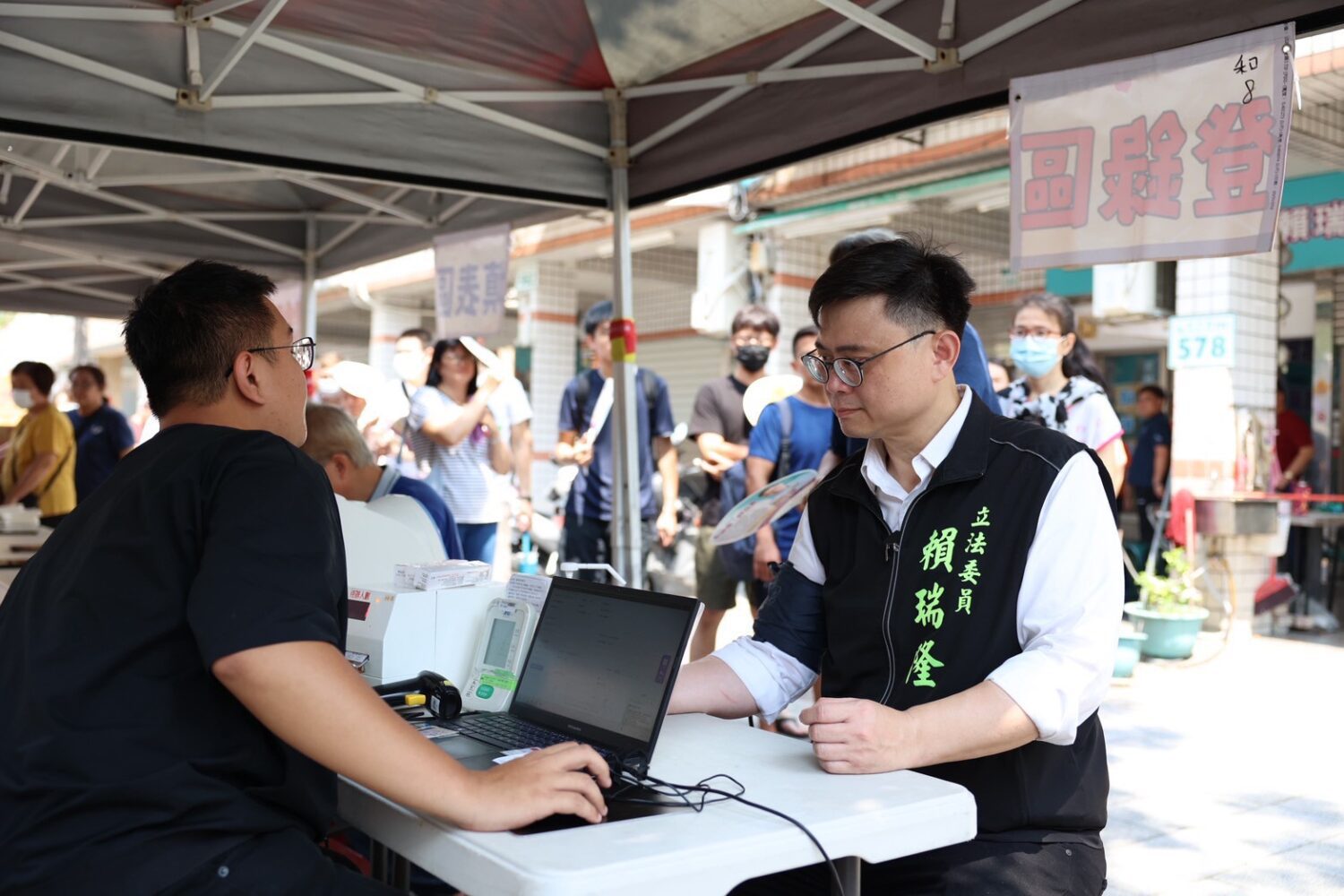 賴瑞隆O型熱血號召全民捐血 小港鄉親熱情響應 6年多累積上千袋 賴瑞隆O型熱血號召全民捐血 小港鄉親熱情響應 6年多累積上千袋