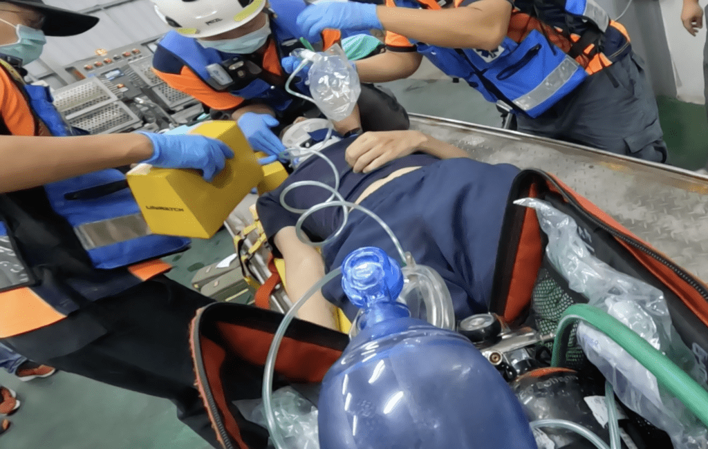 台南仁德工廠傳工安意外!32歲男頭部夾傷命危 消防急啟雙軌搶救送醫 台南仁德工廠傳工安意外!32歲男頭部夾傷命危 消防急啟雙軌搶救送醫