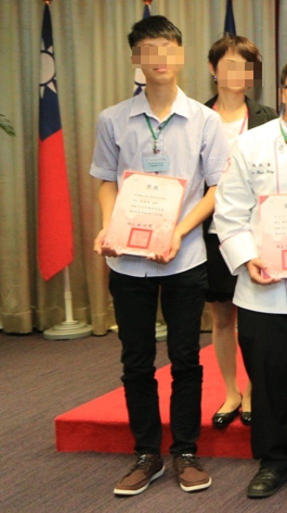 悲劇! 台中無照闖紅燈自小客車撞死男子曾獲總統教育獎 悲劇! 台中無照闖紅燈自小客車撞死男子曾獲總統教育獎